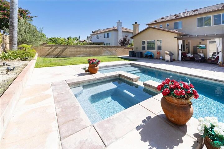 Property Photo:  43922 Country Ridge Court  CA 92592 