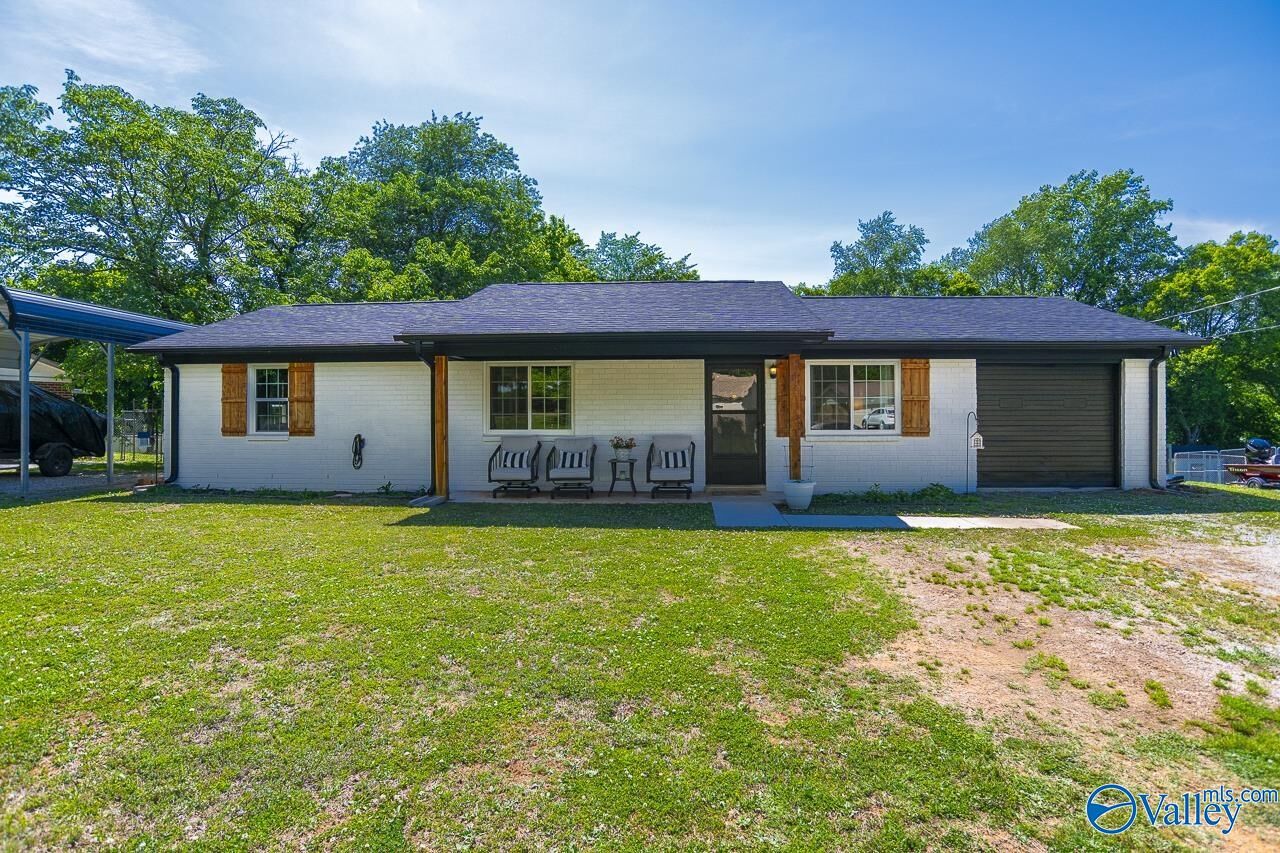 Property Photo:  241 Woodland Street  AL 35761 