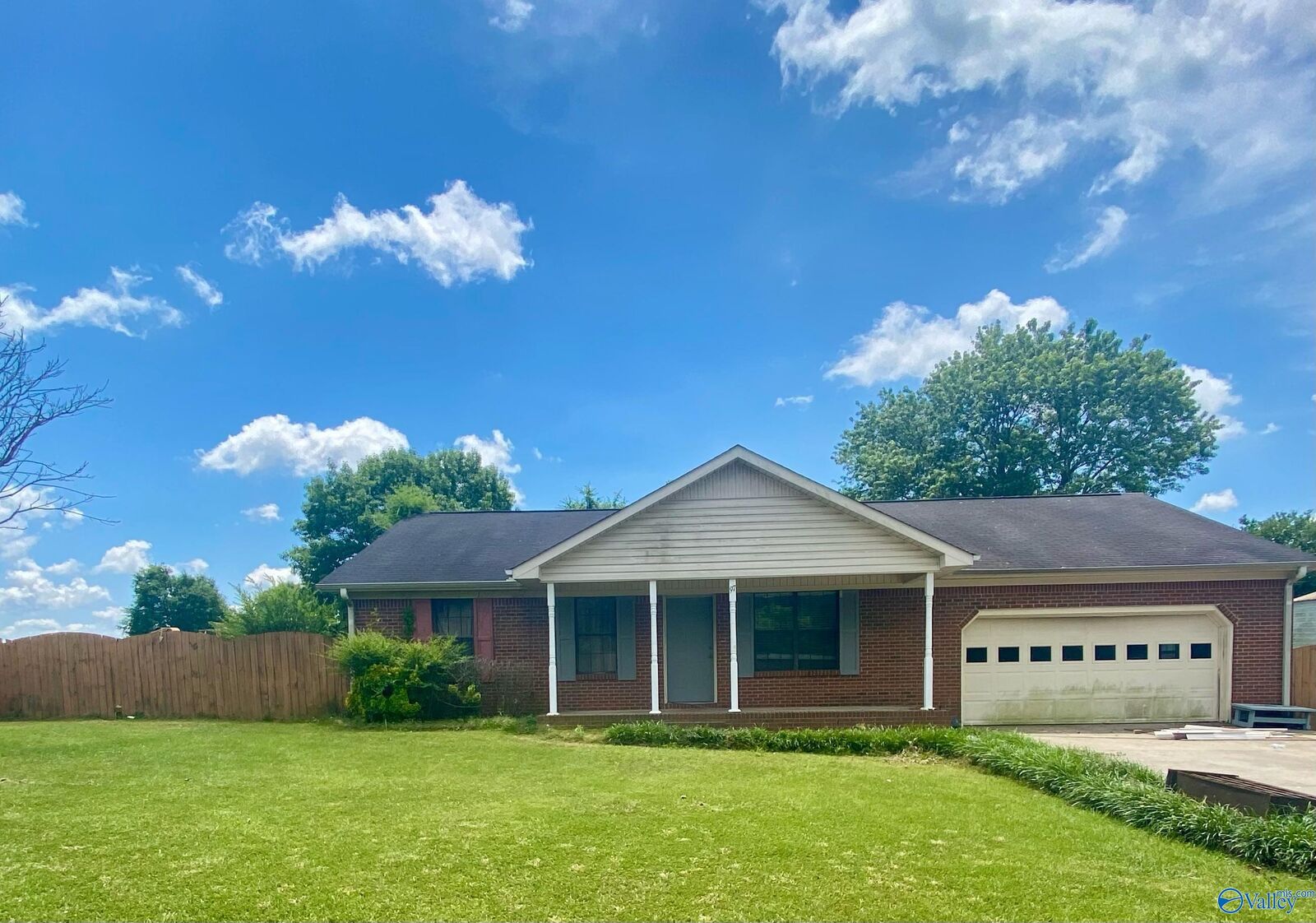 Property Photo:  97 County Road 591  AL 35673 