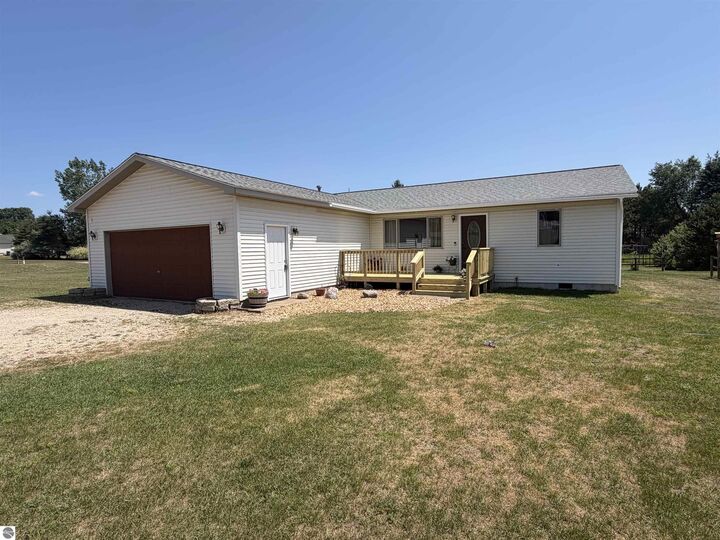 Property Photo:  1001 Isabella Vista Drive  MI 48893 