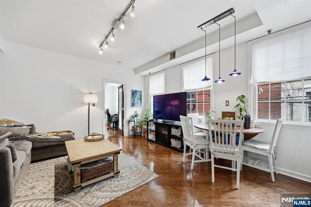 Property Photo:  61 6th Street 1  NJ 07030 