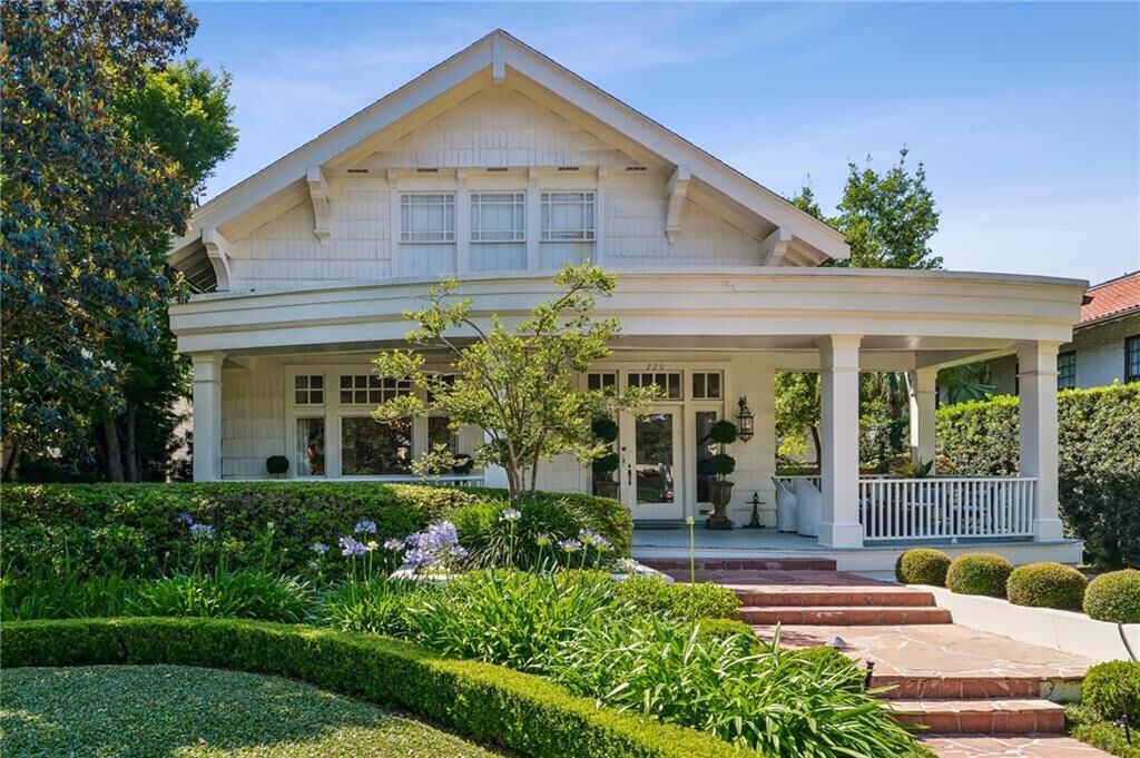 Property Photo: 220 Audubon Boulevard LA 70118