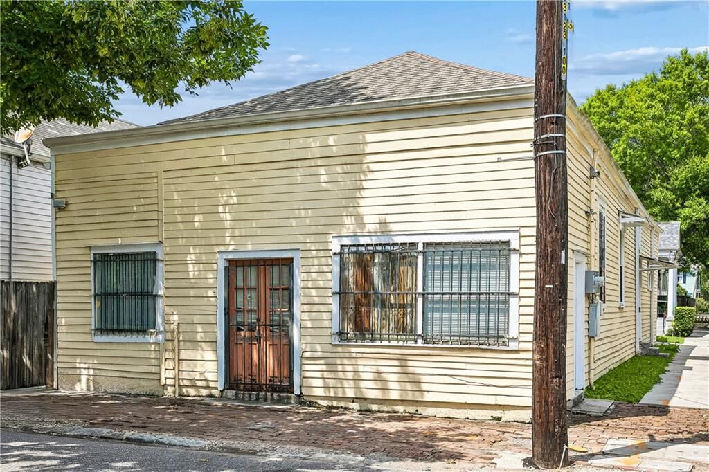 Property Photo: 1700 Short Street LA 70118