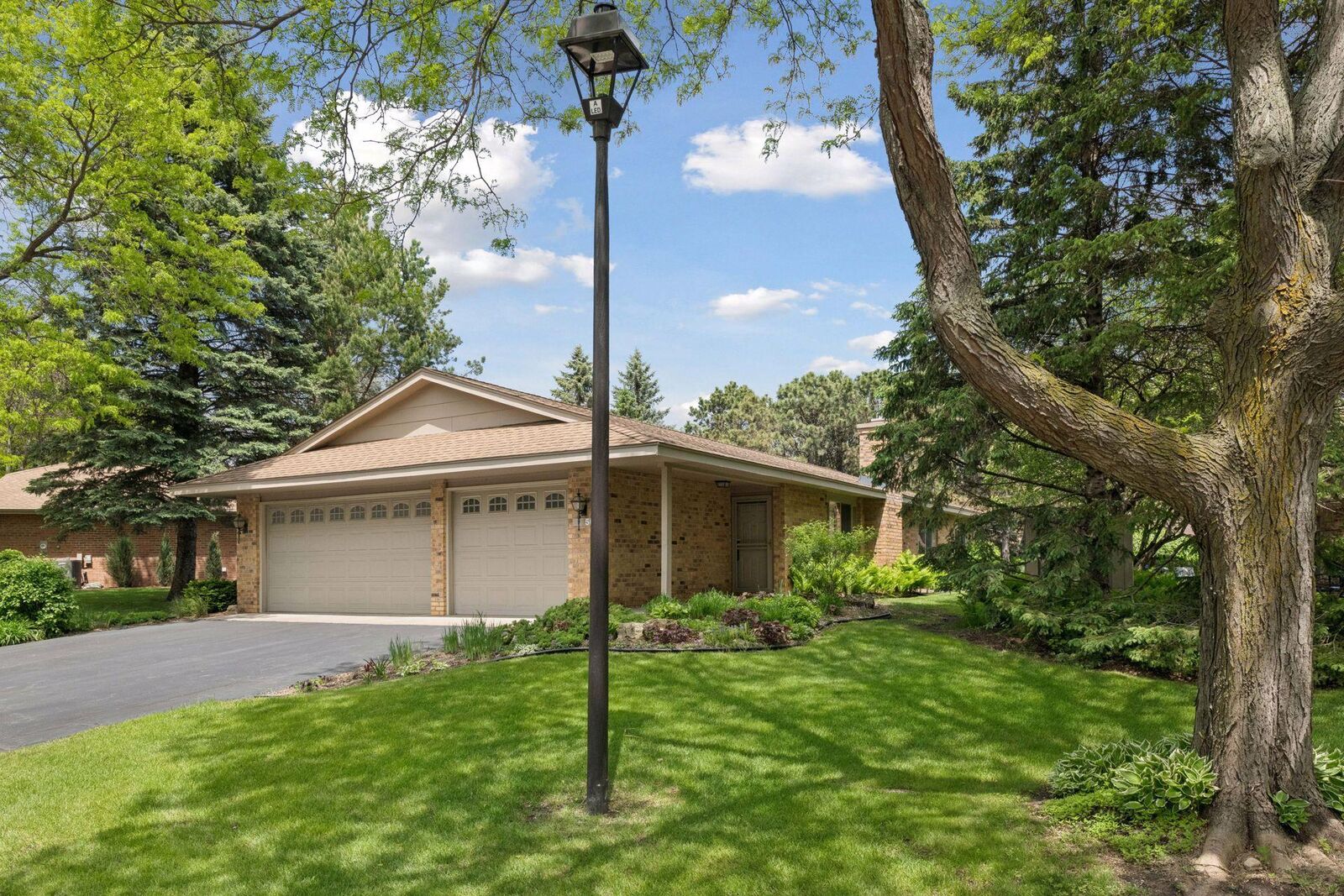 Property Photo:  50 Kimberly Lane N  MN 55447 
