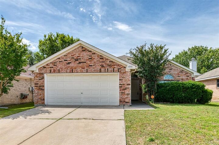 Property Photo:  4541 Grainland Court  TX 76179 