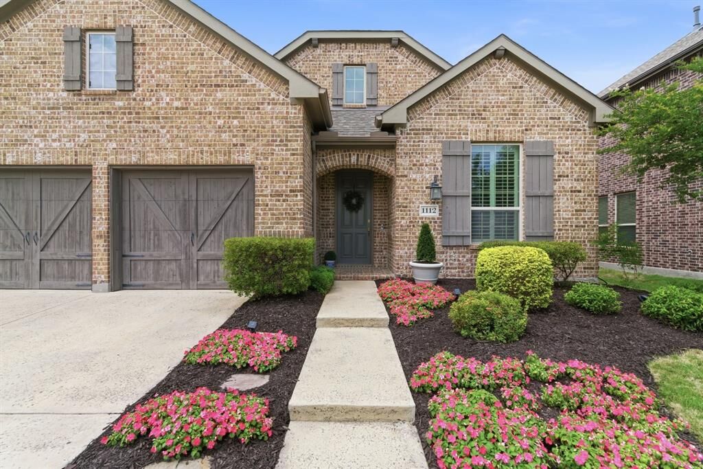 Property Photo:  1112 3rd Street  TX 76226 