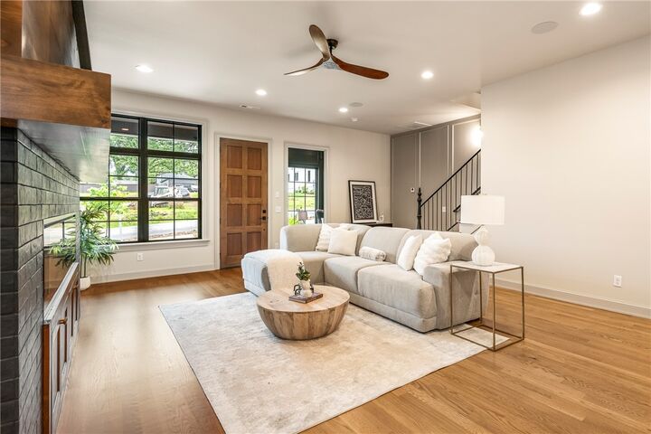 Property Photo:  1033 NW A Street  AR 72712 