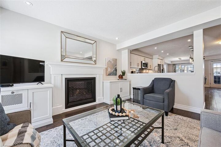 Property Photo: 635 Saginaw Parkway 54 ON N1T 0C1