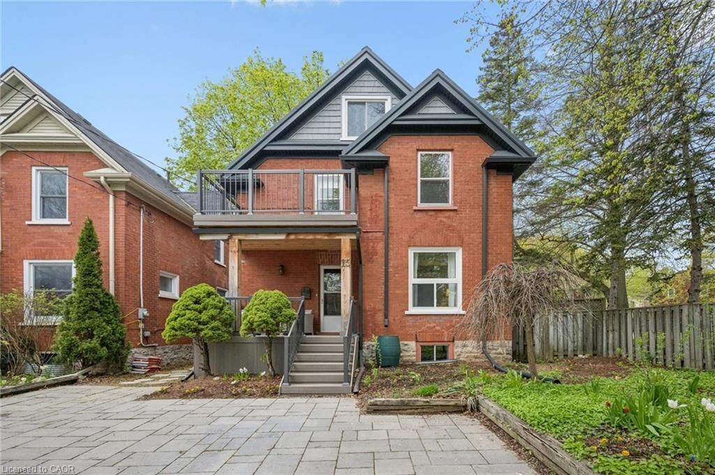 Property Photo:  15 Gordon Avenue  ON N2H 1N7 