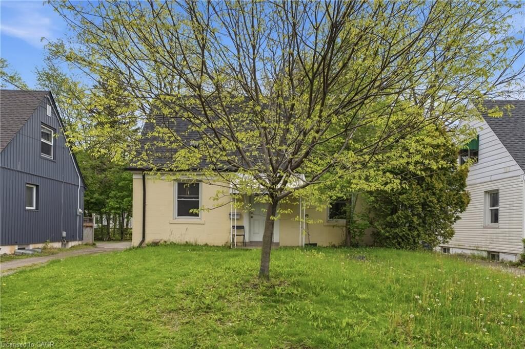 Property Photo:  139 Dalewood Avenue  ON L8S 1Z3 