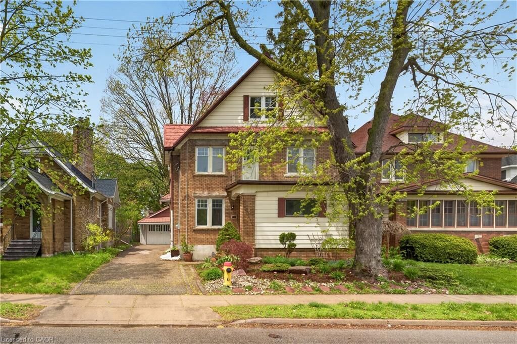 Property Photo:  48 Stirling Avenue N  ON N2H 3G5 