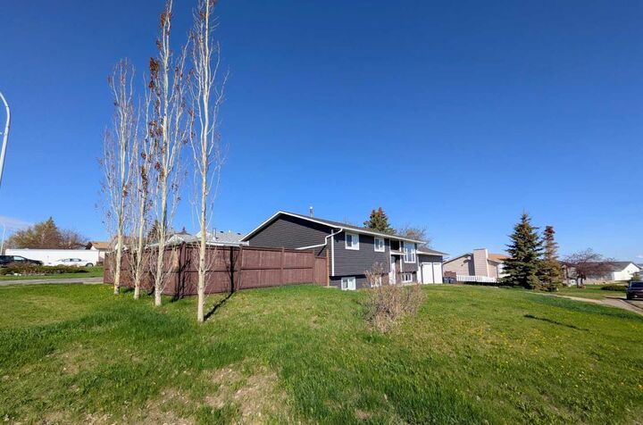Property Photo:  26 Sunset Drive  AB T0H 3G0 