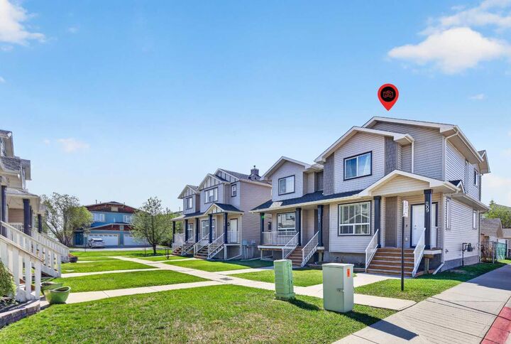 Property Photo:  209 Sandford Place NW  AB T0J 1X2 