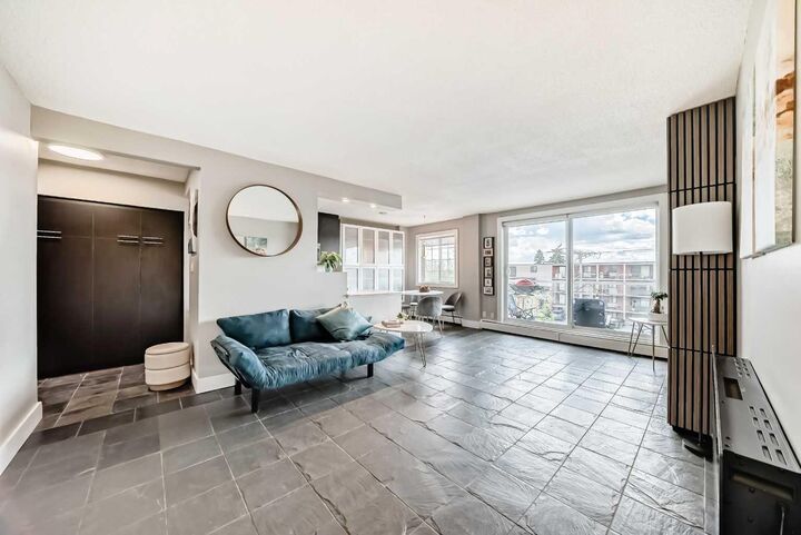 Property Photo: 501 57 Avenue SW 401 AB T2V 0H3