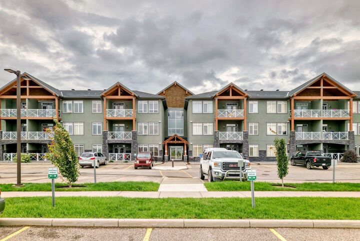 Property Photo:  1005B Westmount Drive 111  AB T1P 0C3 