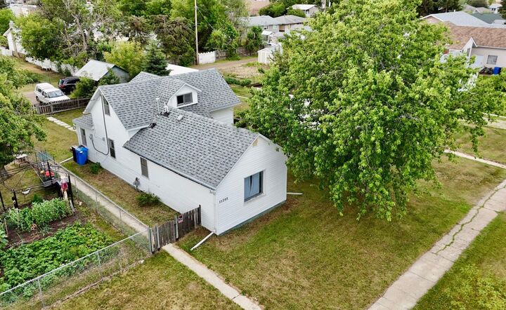 11205 103 Avenue — photo 1