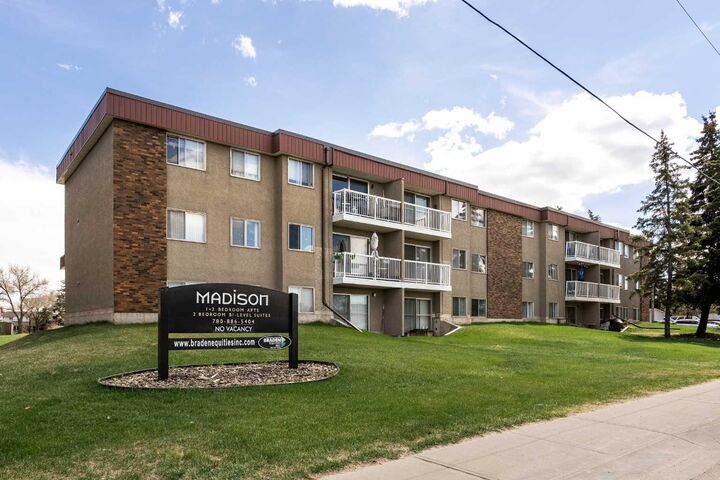 4501 51 Street 208 — photo 1