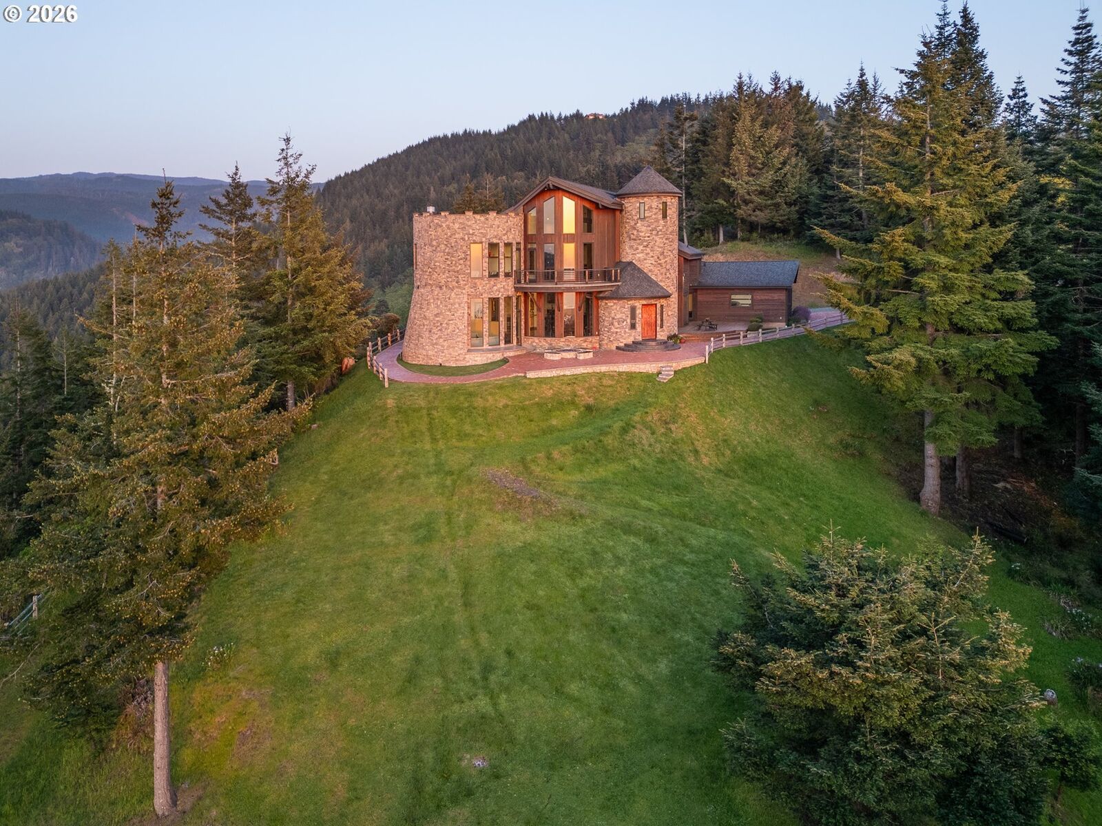 Property Photo:  94880 Grizzly Mountain Rd  OR 97444 
