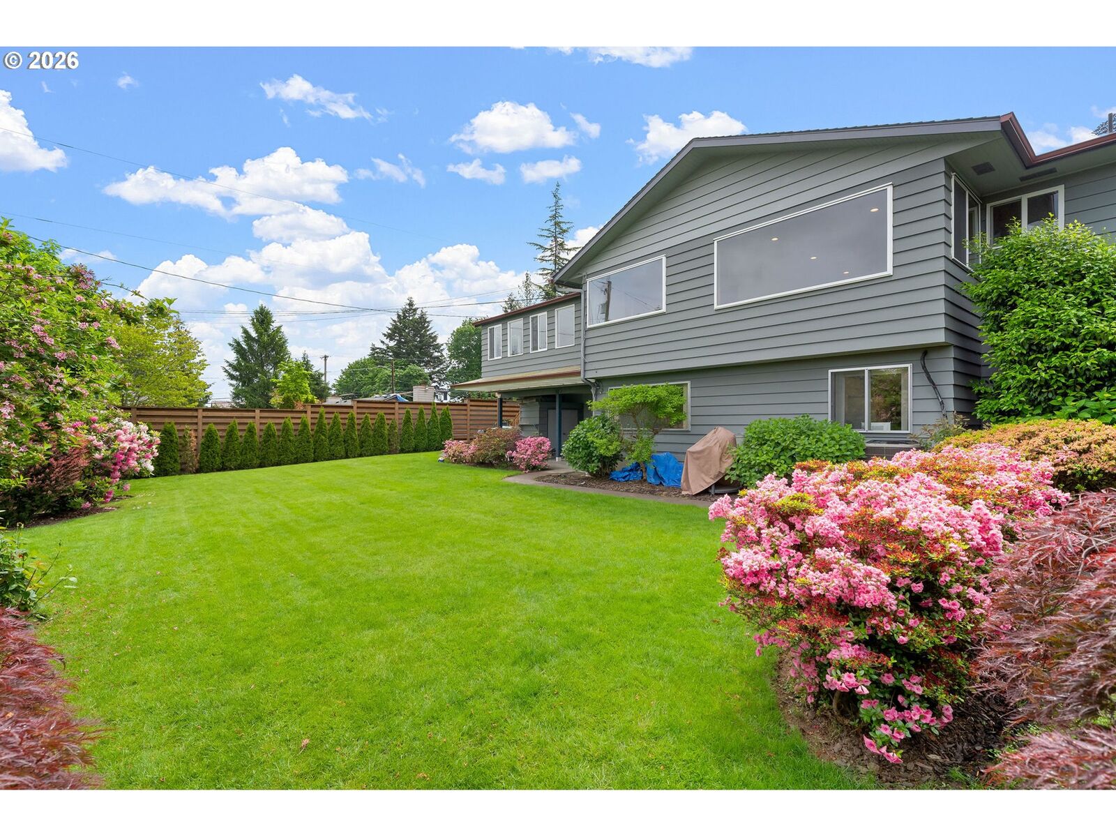 Property Photo:  12115 NE Fremont St  OR 97220 