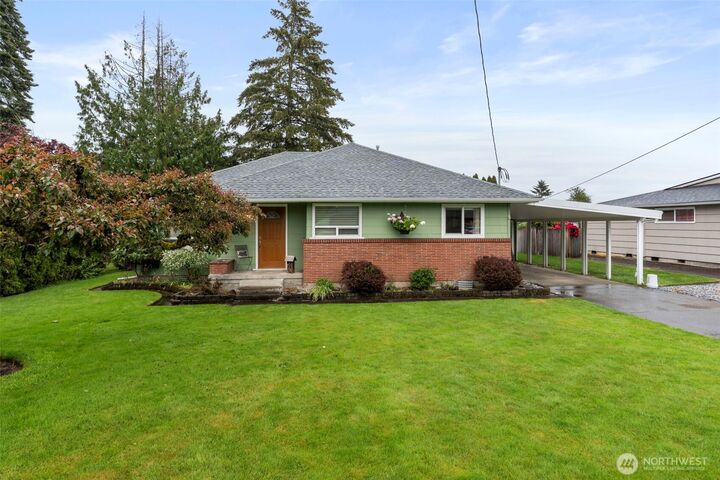 Property Photo:  762 SW 18th Street  WA 98532 