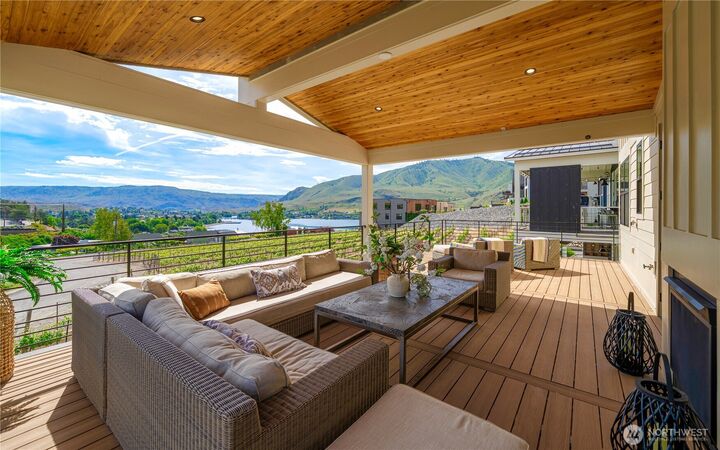Property Photo:  203  Bluebell Court  WA 98816 