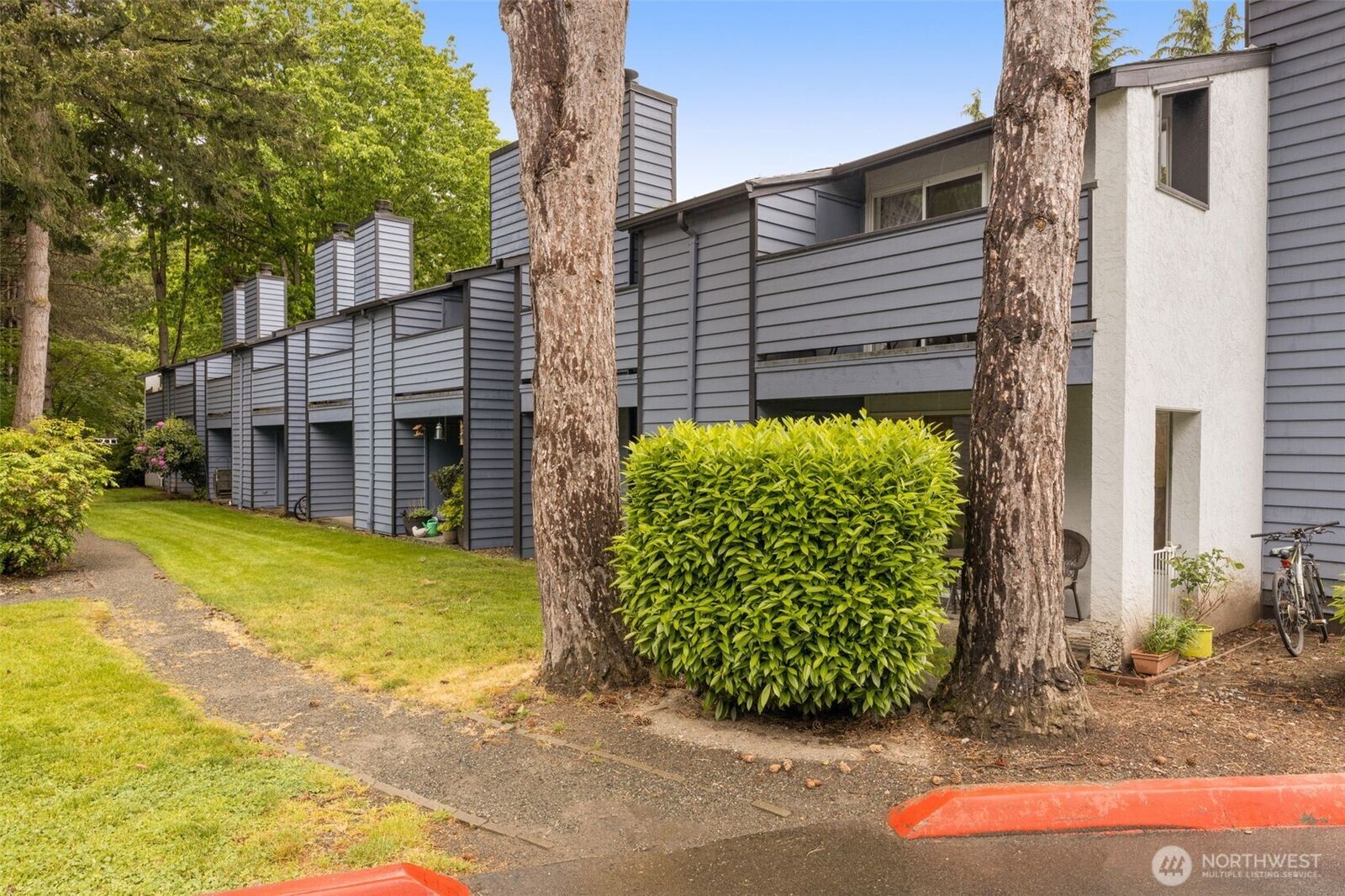 Property Photo: 280 Newport Wy NW NW B15 WA 98027