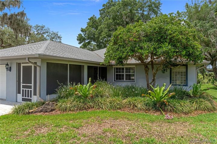 Property Photo:  9521 E Swan Drive  FL 34450 