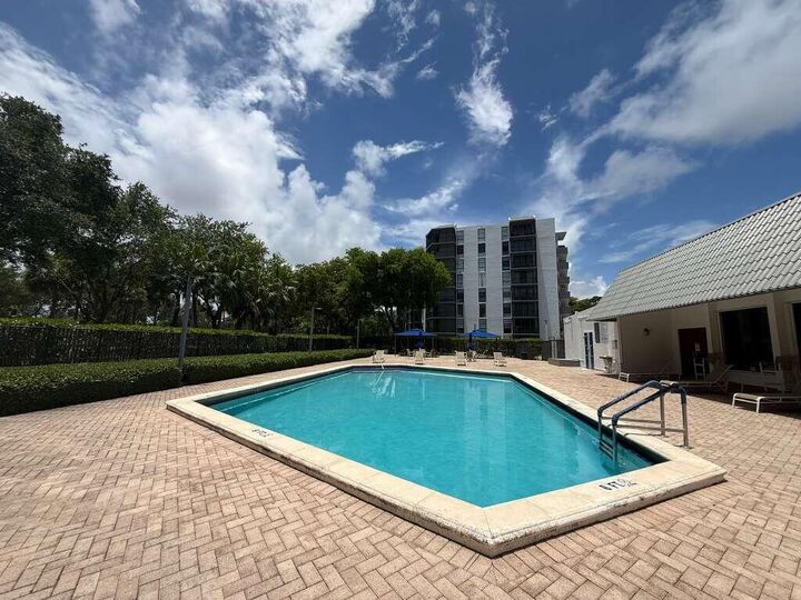 Property Photo:  3101 N Country Club Drive 209  FL 33180 