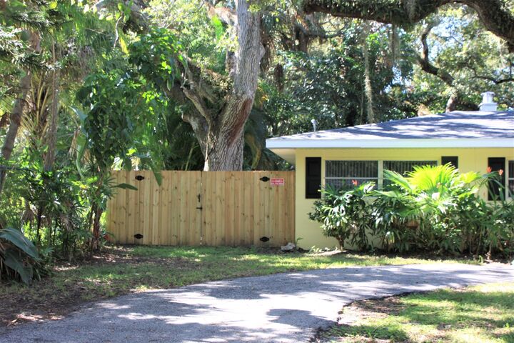 Property Photo:  635 18th Place  FL 32960 