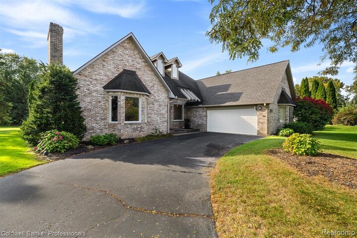 Property Photo:  3972 Chevron Drive  MI 48356 