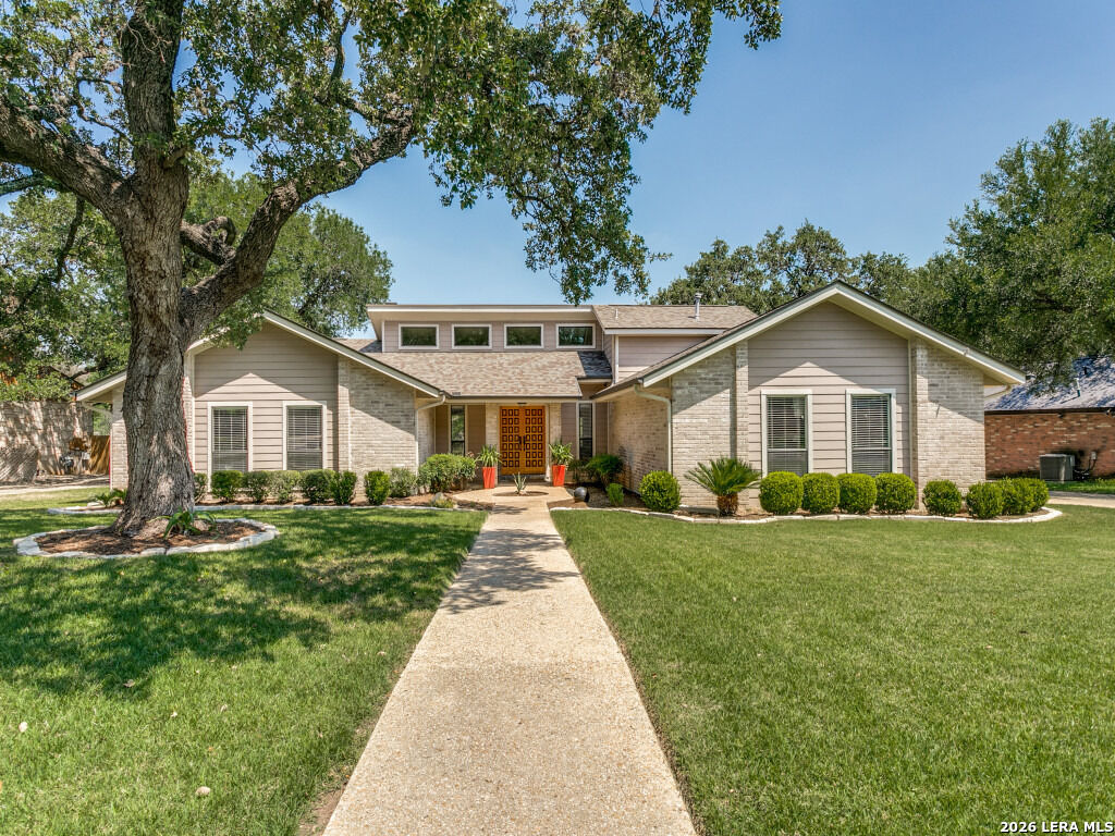 Property Photo:  426 Arch Blf  TX 78216 