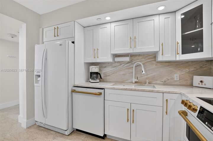Property Photo:  4101 N Ocean Blvd 1605  FL 33431 