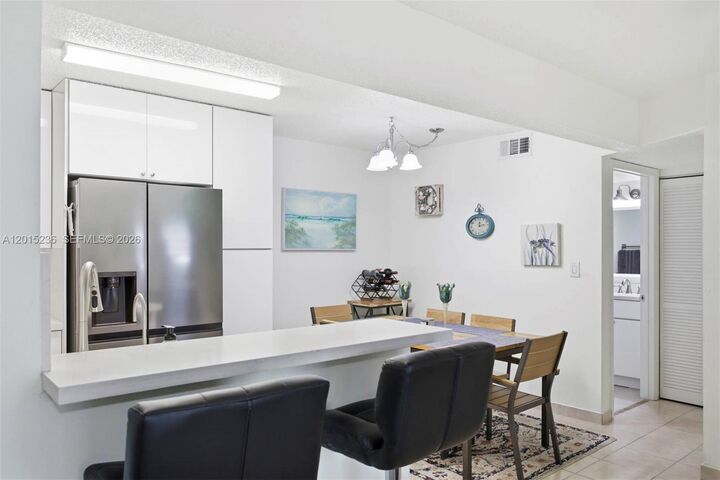 Property Photo:  400 Palm Cir W 102  FL 33025 