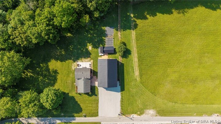 Property Photo: 4815 Chapelbrook Lane IN 47150