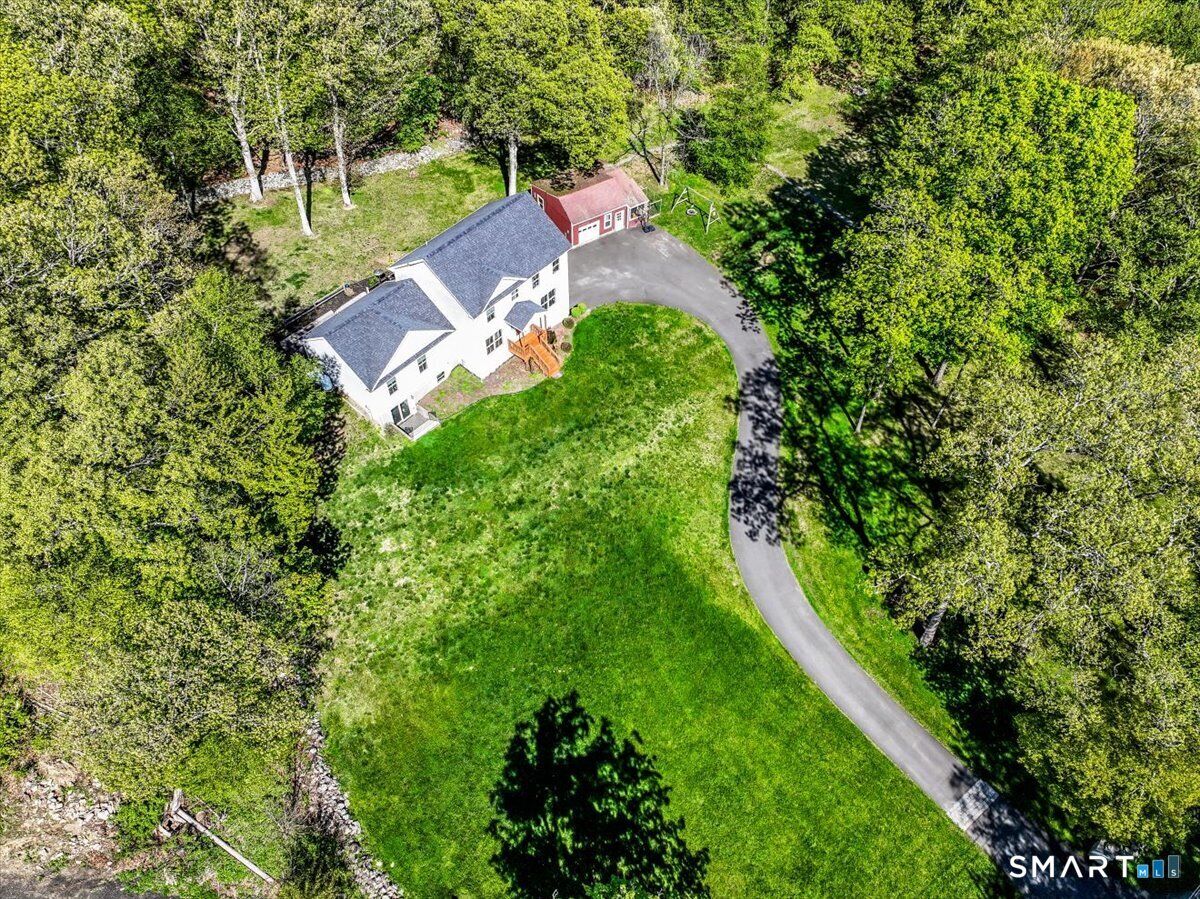 Property Photo:  44 Aunt Pattys Lane West  CT 06801 