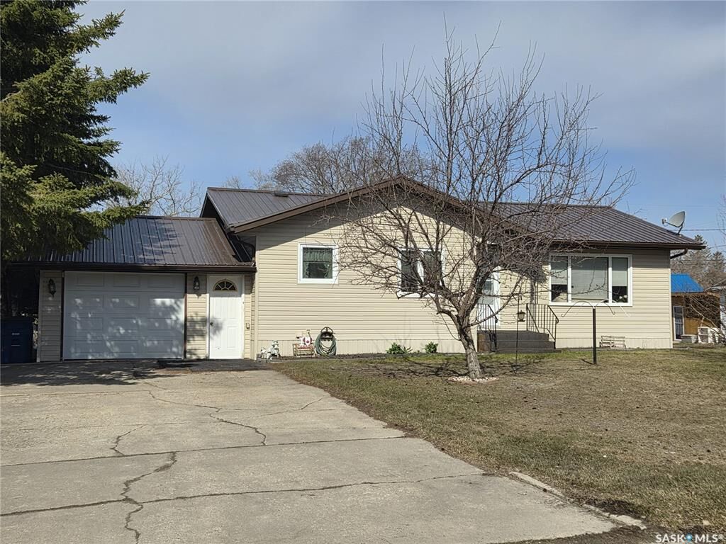 Property Photo: 249 Sixth Street NE SK S0A 4J0