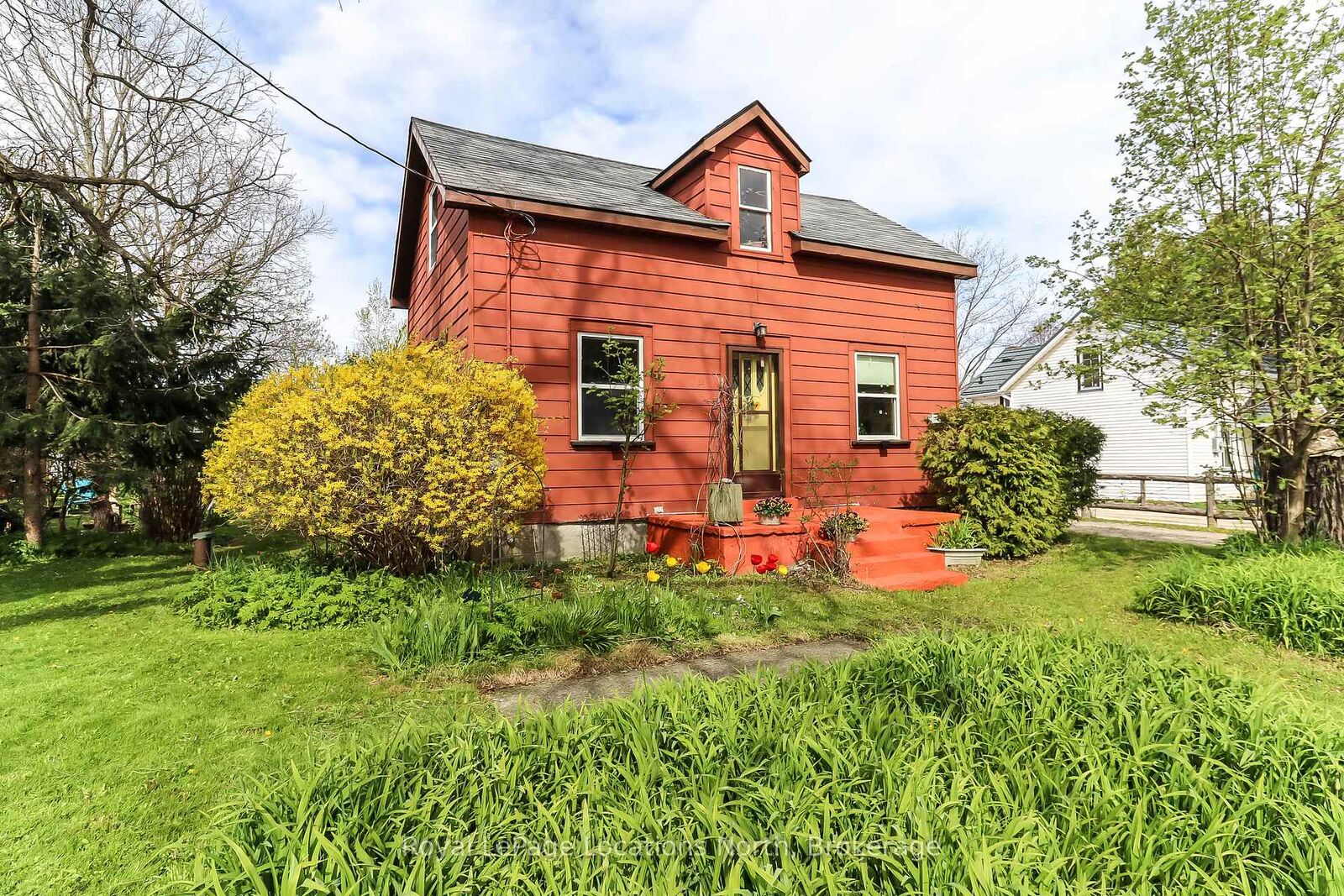 Property Photo: 118 Marsh Street ON N0H 1J0