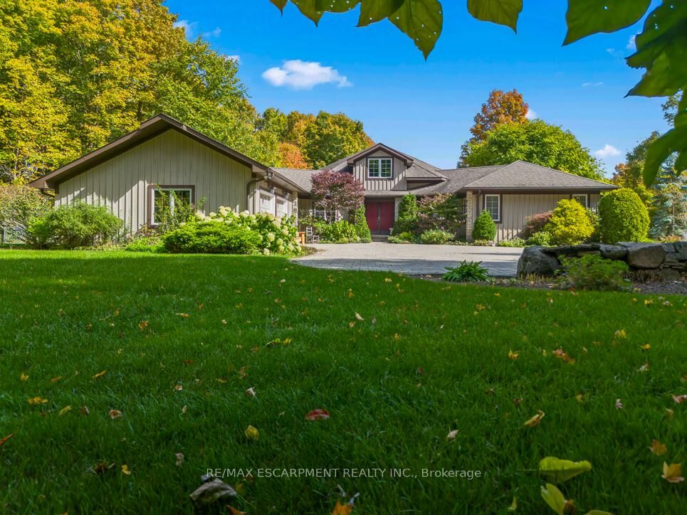 Property Photo: 22 Southridge Trail ON L7K 0B3