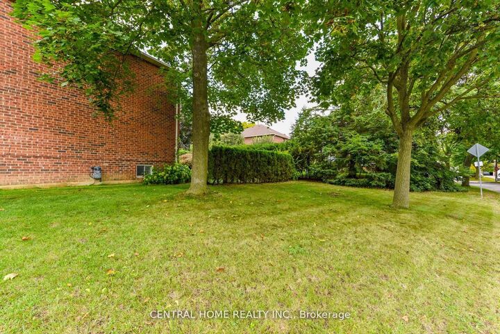 Property Photo:  4 Robaldon Road  ON M9A 5A7 