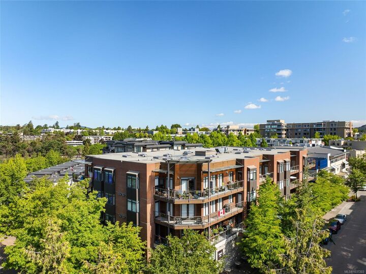 Property Photo:  300 Waterfront Cres 305  BC V8T 5K3 