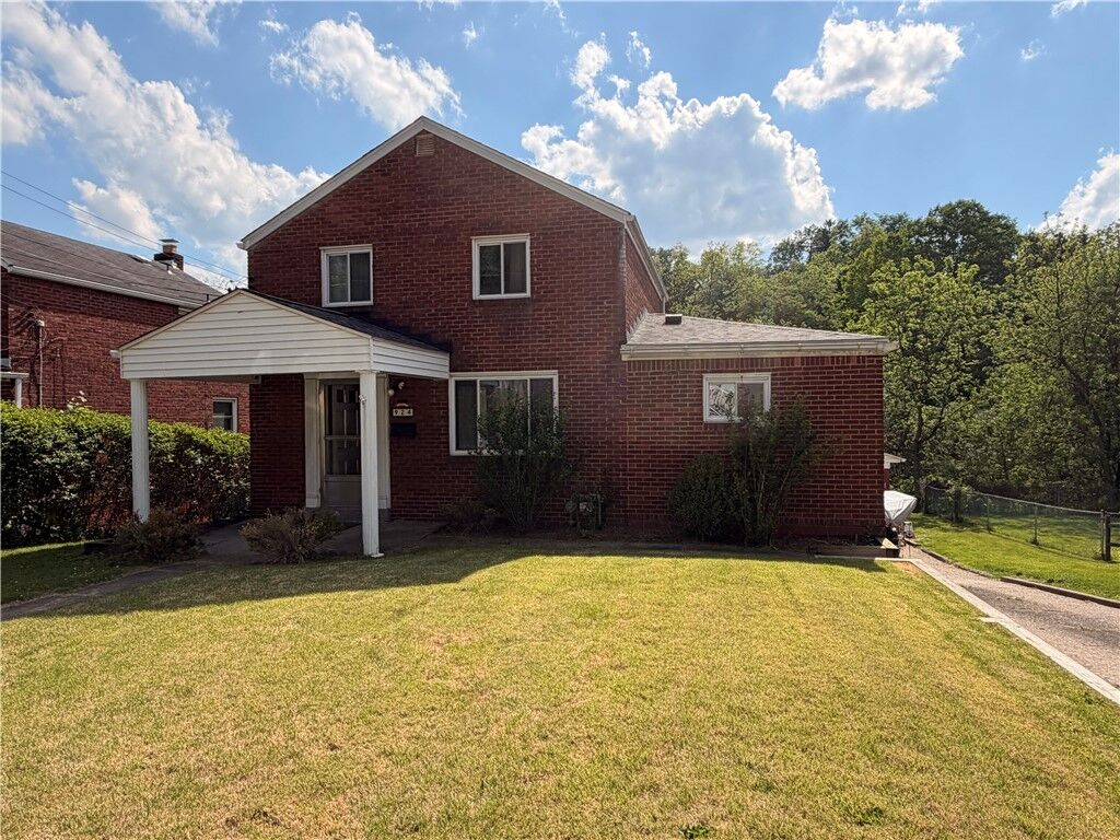 Property Photo: 924 Jefferson Rd PA 15235