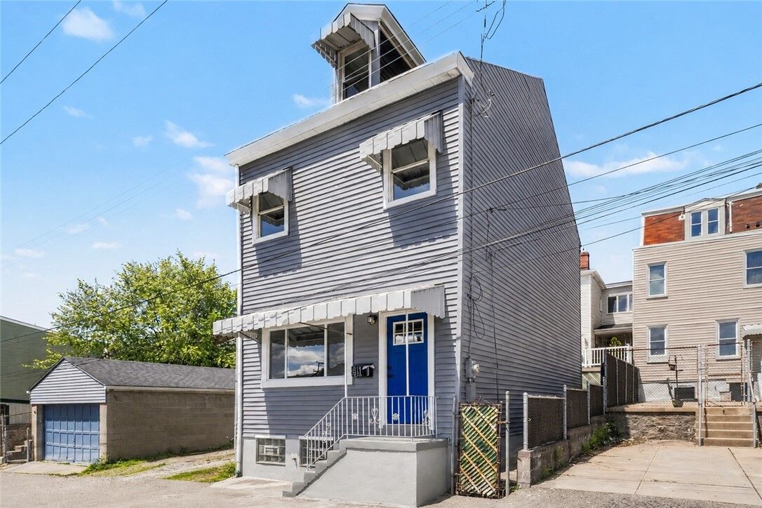 Property Photo:  417 State Way  PA 15224 