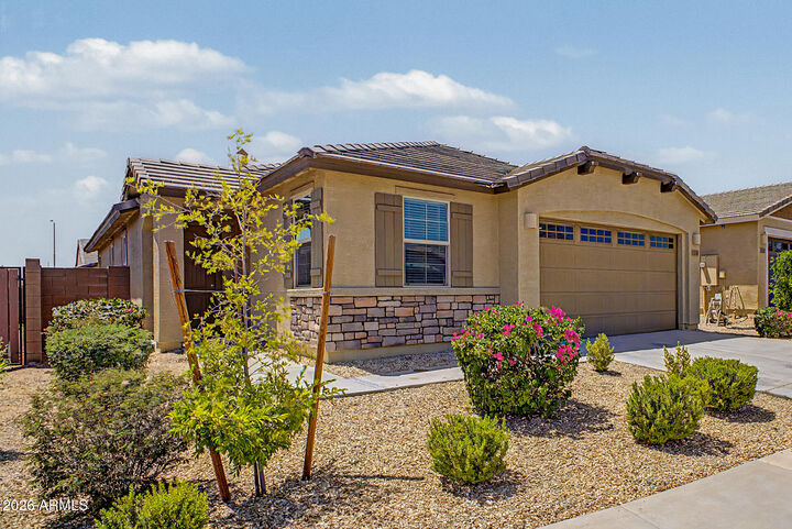Property Photo:  2732 S Prospector Point Road  AZ 85119 