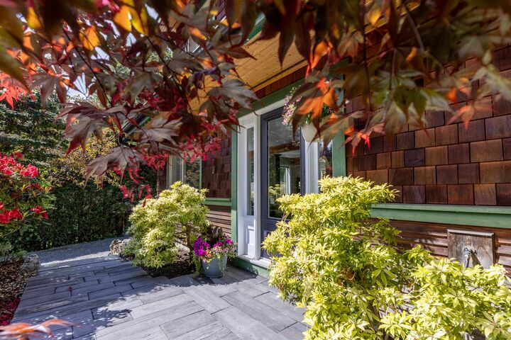 1320 Eagle Cliff Road — photo 1