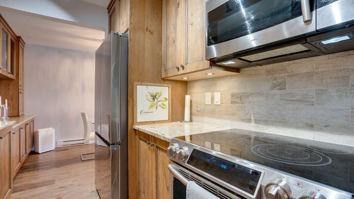 Property Photo: 575 Sutherland Avenue 222 BC V1Y 8V1