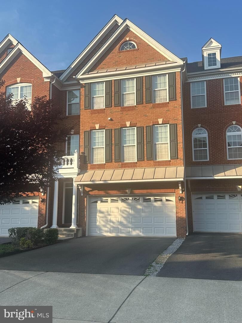 Property Photo: 42852 Edgegrove Heights Terrace VA 20148