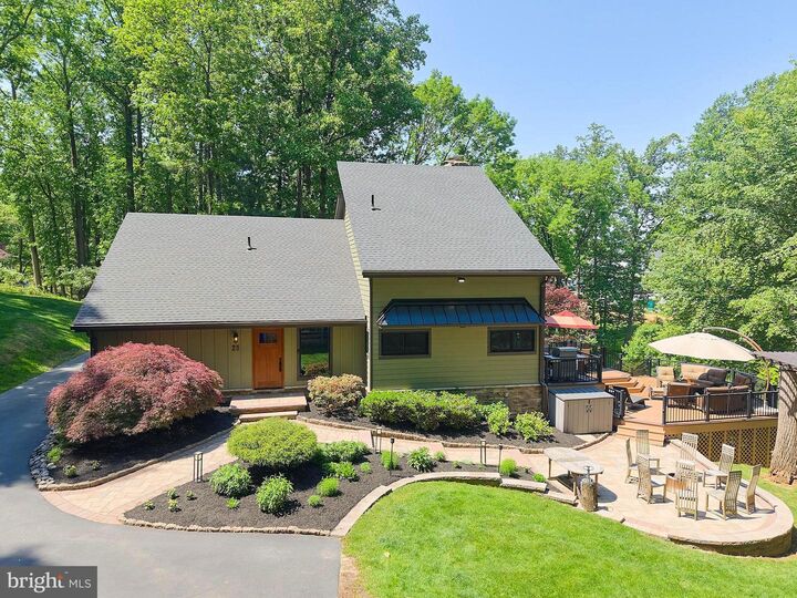 Property Photo:  25 Oak Tree Hollow Road R  PA 19382 