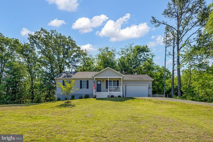 Property Photo:  