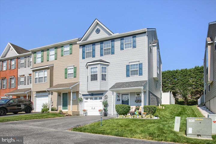 Property Photo:  166 Country Ridge Drive  PA 17356 