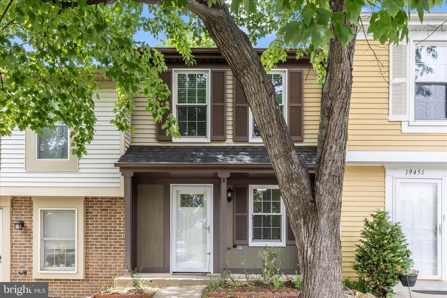 Property Photo: 19453 Breezedale Lane MD 20876